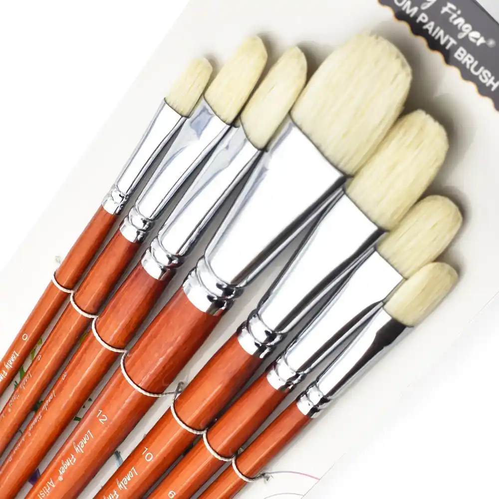 Hogyan használható a sörtéjű ecset gyakorlatiasan a képzőművészetben?